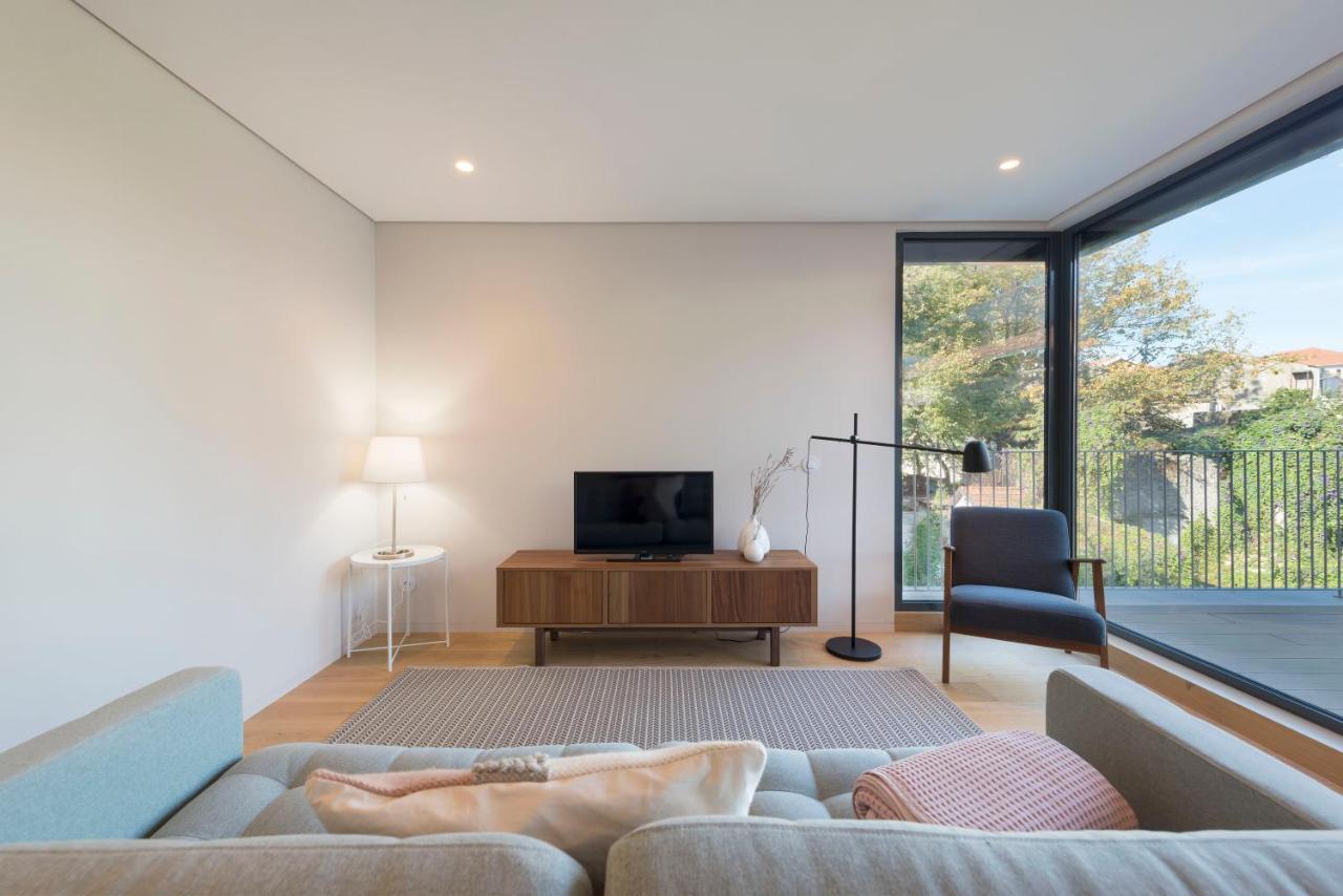 Lovelystay - Primrose 2Br Flat With Free Parking, Ac And Balcony Порту Экстерьер фото