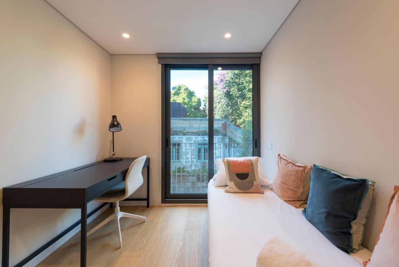 Lovelystay - Primrose 2Br Flat With Free Parking, Ac And Balcony Порту Экстерьер фото